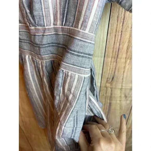 American Eagle Romper with Pockets Wide Sleeve Size M - Picture 7 of 10